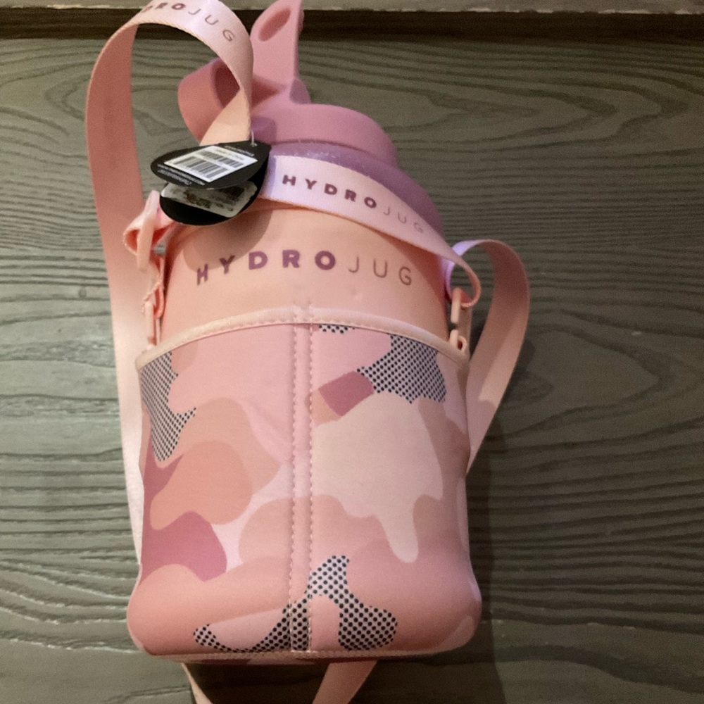 NWT Pink Sparkle jug + pink/nude camo sleeve, with straw- HydroJug